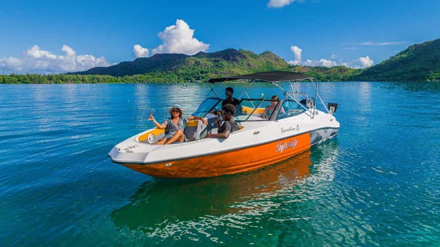Praslin: Curieuse & St-Pierre Boat Adventure with Snorkeling - Laraie Bay Tortoise Time: How to Make It the Best Part of Your Day