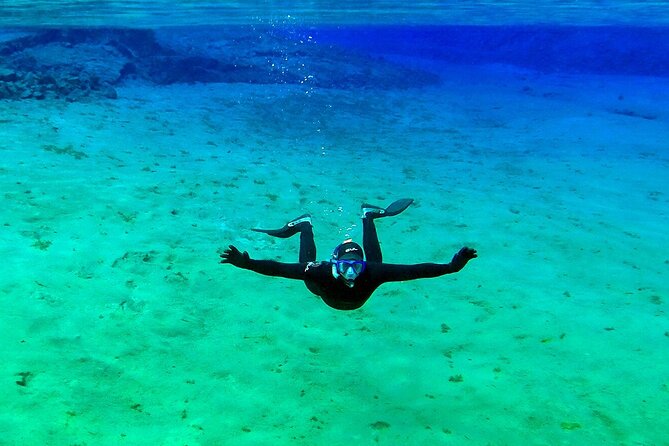 Private Silfra Snorkeling 6 p. group - Meet on Location - with Underwater Photos - What to pack and wear: contacts, wool socks, and no guesswork
