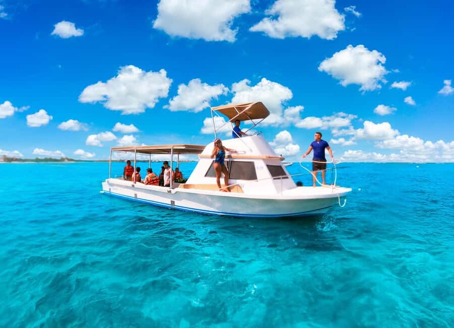 Puerto Morelos: Snorkel, Town Walk, Tequila & Beach Lunch - Puerto Morelos sits close to Cancun, but feels like its own world