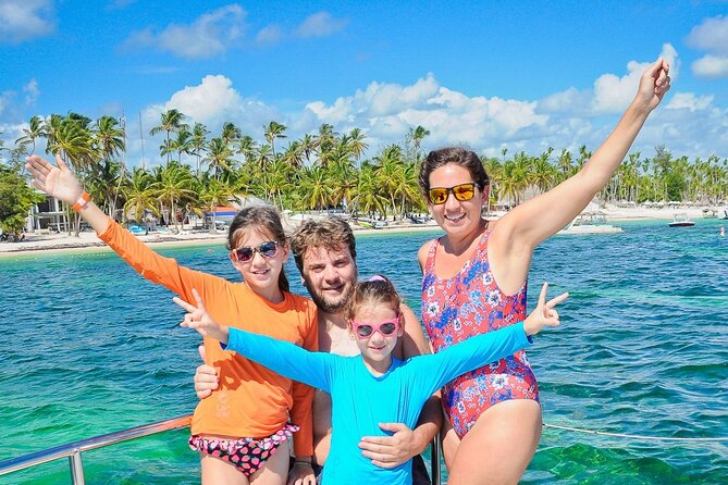 Punta Cana Family Boat Trip and snorkeling - Food and Drinks: Nachos, Soda, Rum, Beer, Cocktails, and Mamajuana