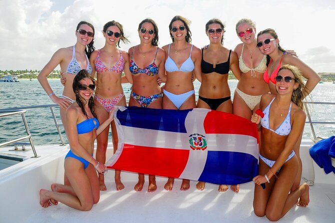 Punta Cana Party Boat Cruise with Snorkeling, Open Bar & Hip Hop - The Crew and the Vibe: Friendly Energy Plus Real-World Party Timing