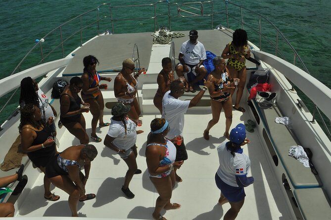 Punta Cana Party Boat Snorkeling with Music DJ and Open Bar - Stop 1 at Playa Bibijagua: Your First Reef Window