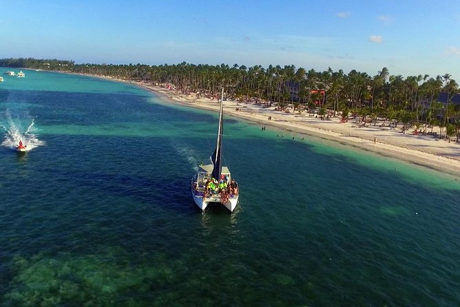 Punta Cana Snorkeling Party Cruise - The boat ride along the Bávaro Coast: music, drinks, and tropical fruit