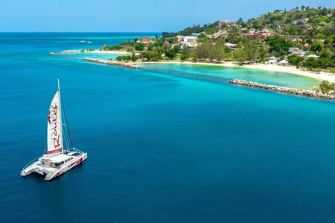 Reggae Catamaran and Snorkeling Open Bar Cruise Montego Bay - Crowd, comfort, and sea conditions: real-world trade-offs