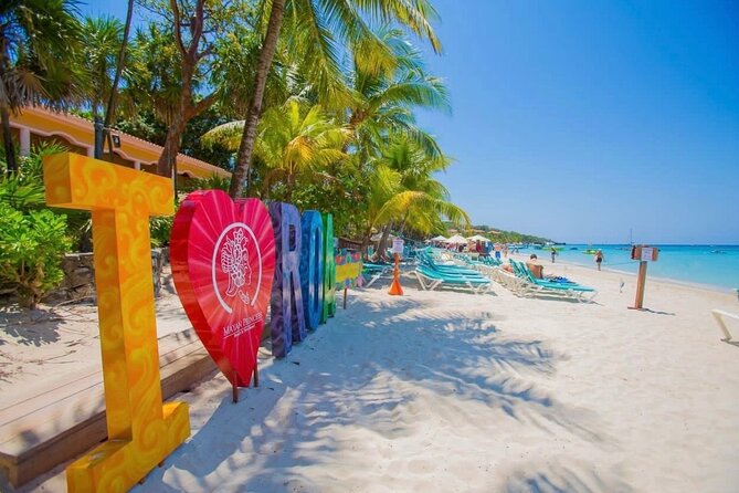 Roatán Private Snorkeling, Wildlife Park, and West Bay Beach - West Bay Beach Time at Henry Morgan Beach Resort (Plus Pool, Showers, Wi‑Fi)