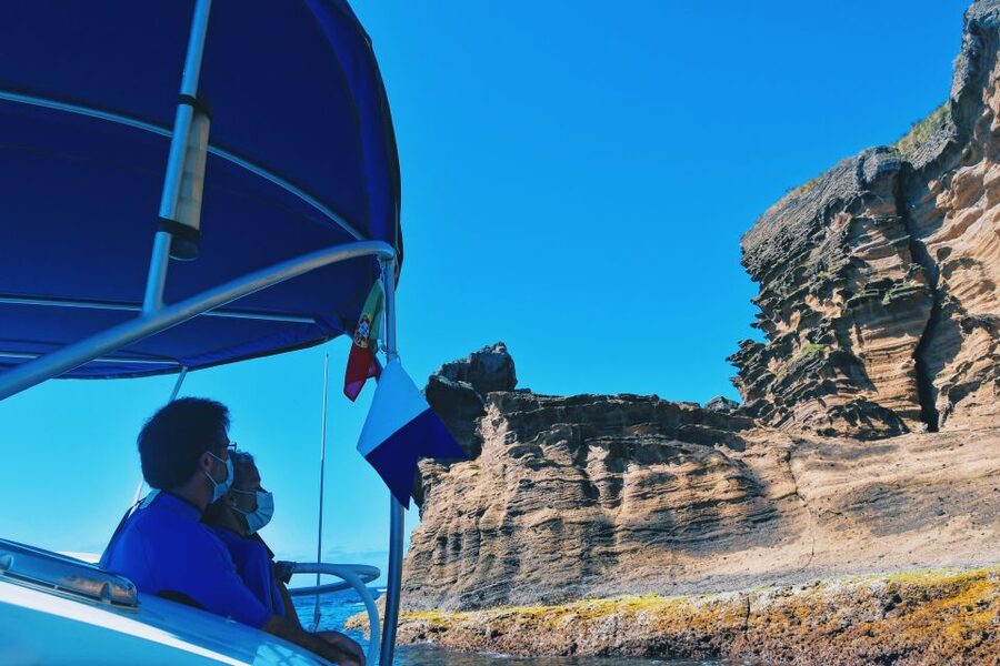 São Miguel: Glass Bottom Boat Tour with Snorkeling - Cruising Ilhéu de Vila Franca do Campo: Where the Tour Becomes Personal