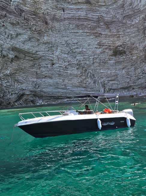 Sarandë: Boat Tour to Kroreza with Snorkel and free Umbrella - Kristal Boat Tours at Limani: getting on board without stress