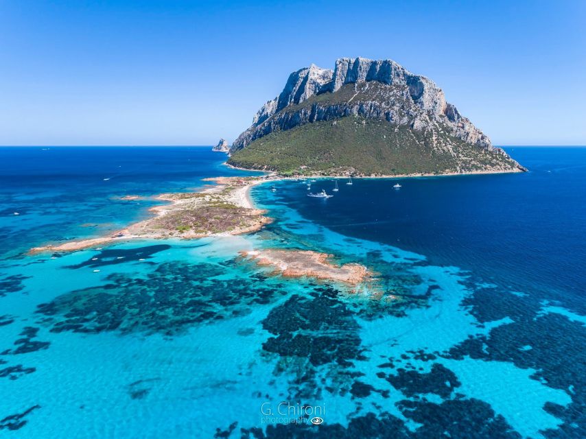 Sardegna: Tavolara Boat Tour with Snorkeling - Stop 1: Spiaggia del Dottore for your first snorkel fix