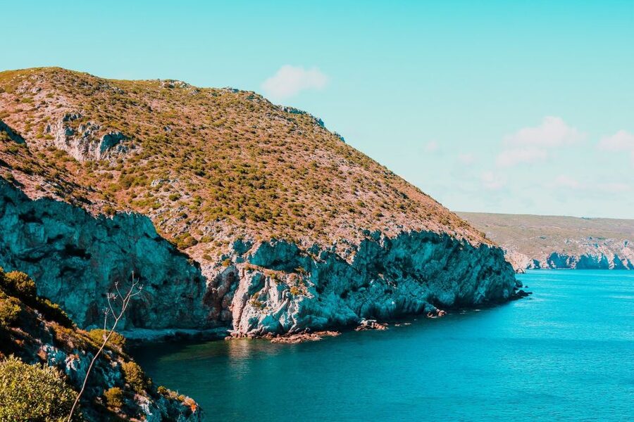 Sesimbra: Arrábida Beaches & Caves Boat Tour with Snorkeling - Sesimbra to Cabo Espichel: the route that makes the day feel worth it