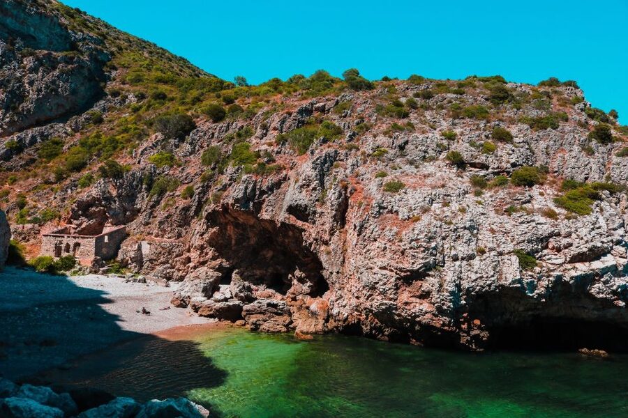 Sesimbra: Arrábida Beaches & Caves Boat Tour with Snorkeling - First big swim moment: Praia do Ribeiro do Cavalo