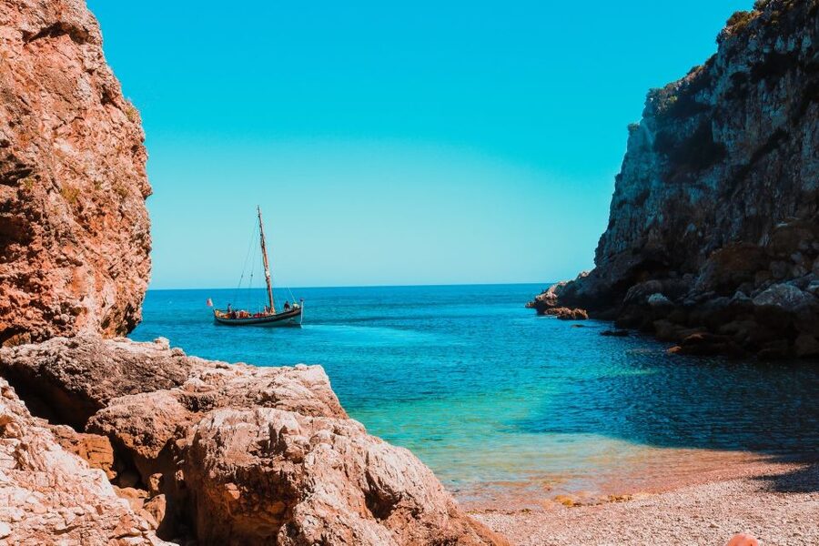 Sesimbra: Arrábida Beaches & Caves Boat Tour with Snorkeling - Price and value: why $58 can make sense here