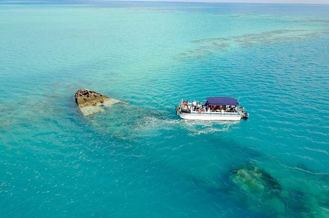 Shipwreck Snorkel in Bermuda - Crew focus: safety, routes, and the small-boat feel