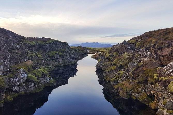 Silfra Drysuit Snorkeling with Free Photos - Meet on Location - Photos and Hot Chocolate: The Kind of Extras That Actually Help