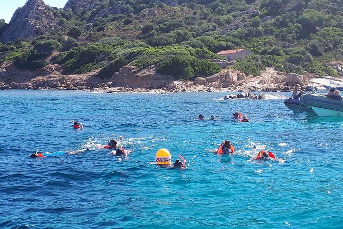 Snorkeling marine protected area Tavolara - Onboard snacks and boat comfort: small things that keep you smiling