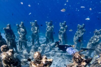 Snorkeling with turtle and statue in Gilis - Small-group size (max 15) and what it means in real time