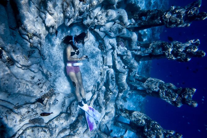 Snorkeling with turtle and statue in Gilis - The rhythm of the trip: how 3 snorkeling stops usually play out