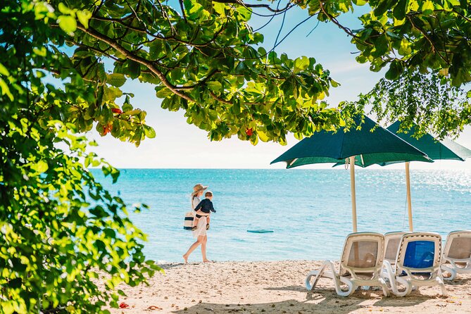 Snorkelling and Glass Bottom Boat at Green Island from Cairns - Food, pool, and downtime on Green Island