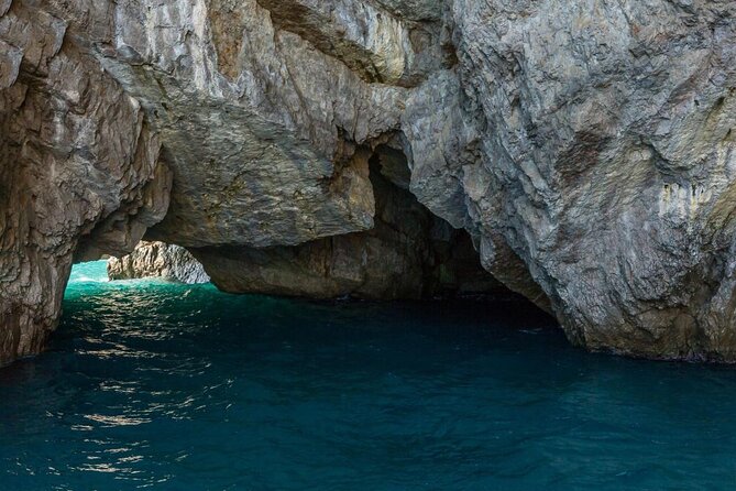 Sorrento: Capri Select Boat Trip with Swim, Drinks & Pick Up - Quick hits before you go