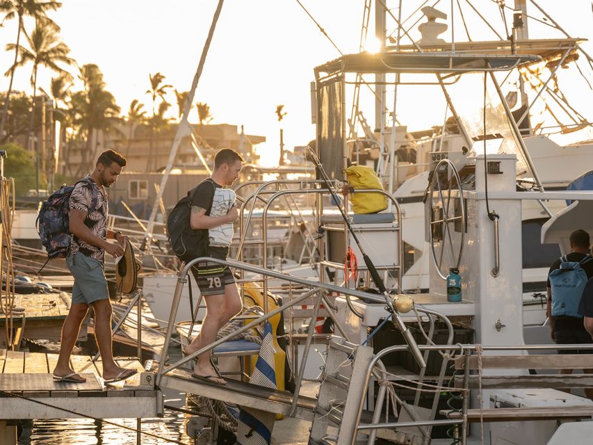 South Maui: Snorkel to Coral Gardens or Molokini Crater - Boss Frog’s check-in and meeting the Malolo