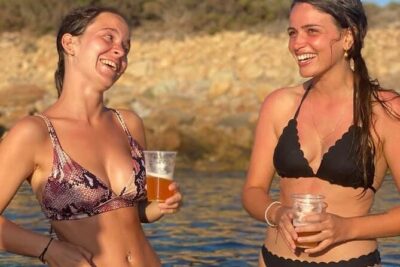 Sunset Kayak Tour with Snorkeling and Local Aperitif - Getting set up at Cala Suaraccia: clean gear and easy kayak choices
