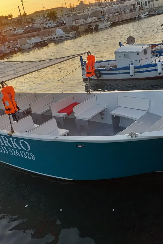 Syracuse: Boat Tour with Captain Mirko, Snorkeling & Caves - Riva della Posta meeting point: find Captain Mirko quickly