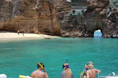 Tropical Catamaran Snorkeling & Sailing - Getting on board at Bobby’s Marina: meeting point and what to plan