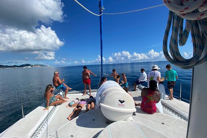 Tropical Catamaran Snorkeling & Sailing - Caribbean buffet lunch and open bar: how the food fits the day