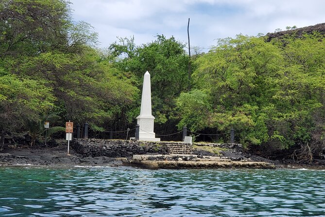 Two Reef Snorkel Trip-See Captain Cook Monument & Sea Caves - Honaunau Bay and the Place of Refuge: Different Habitat, Different Story