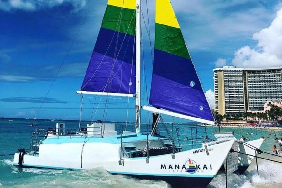Waikiki Beach: Turtle Snorkeling and Sailing on Hāwea - What to bring so the day feels easy (not annoying)