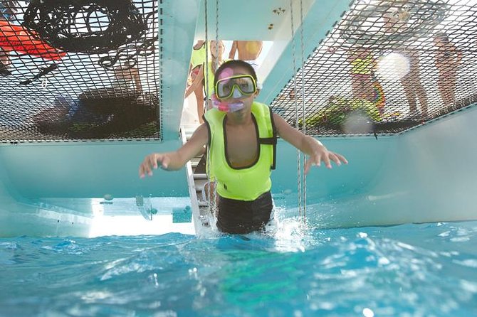 West Oahu Dolphin Watch and Snorkel Sail with Lunch - Crew vibe: the difference between seeing dolphins and having fun