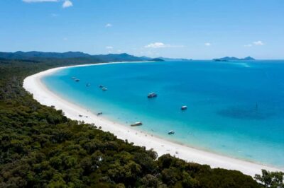 Whitsundays: 2 days 1 night Sailing, Snorkeling, Whitehaven - Day 1: Whitehaven Beach and Hill Inlet’s swirling-sand magic