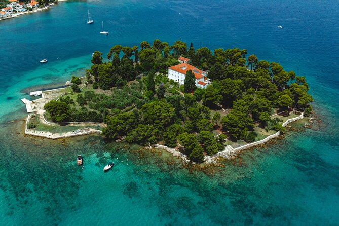 Zadar: 3 Islands Luxury Boat Tour with Aperol Spritz & Snorkeling - Entering Foša Harbor: The Zadar Old Town View Starts the Day